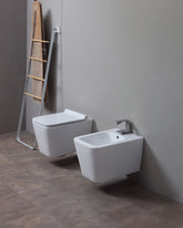 SERIE LEVANTE SOSPESO VASO E BIDET + COPRIVASO