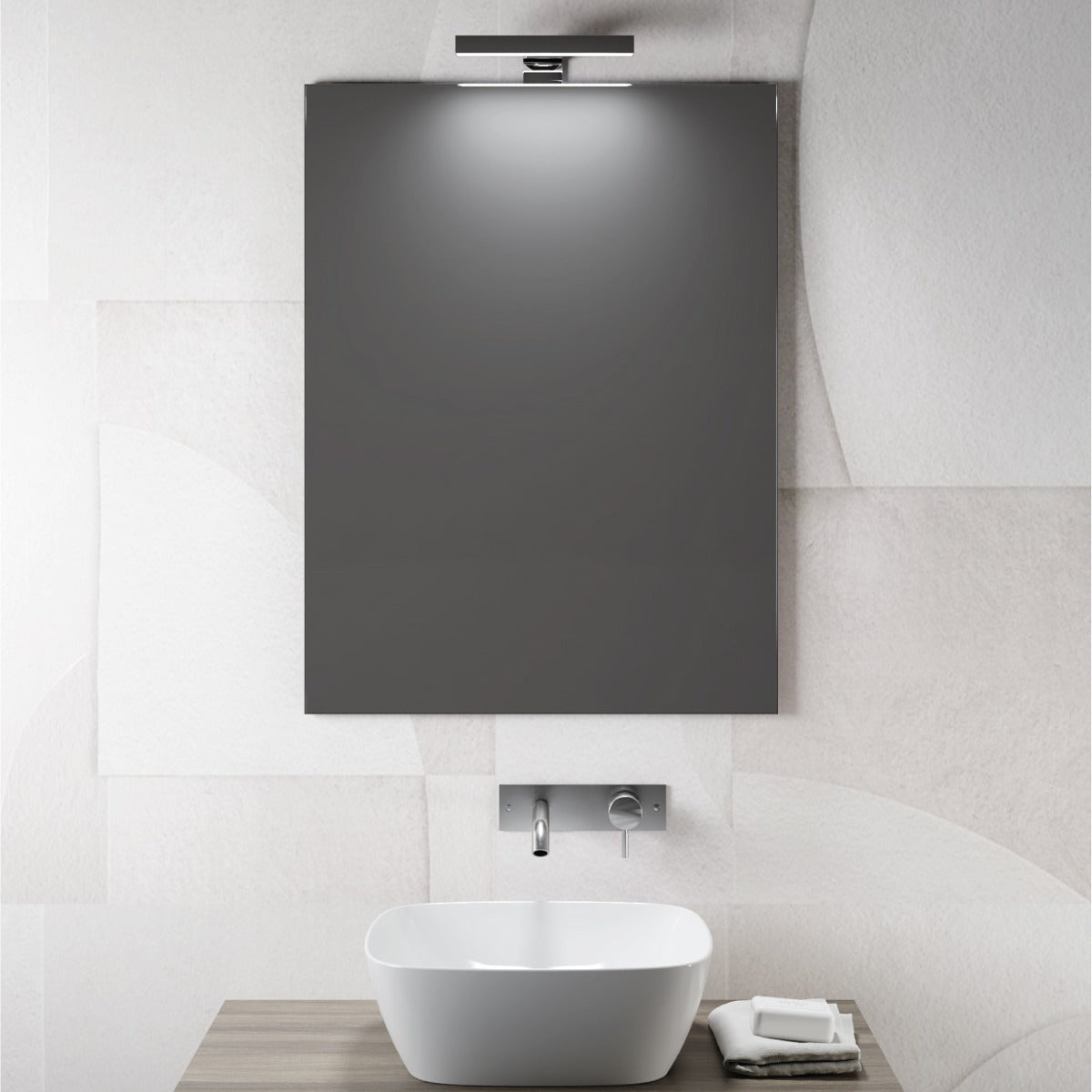 SPECCHIO DA BAGNO A PARETE CON APPLIQUE A LUCE NATURALE